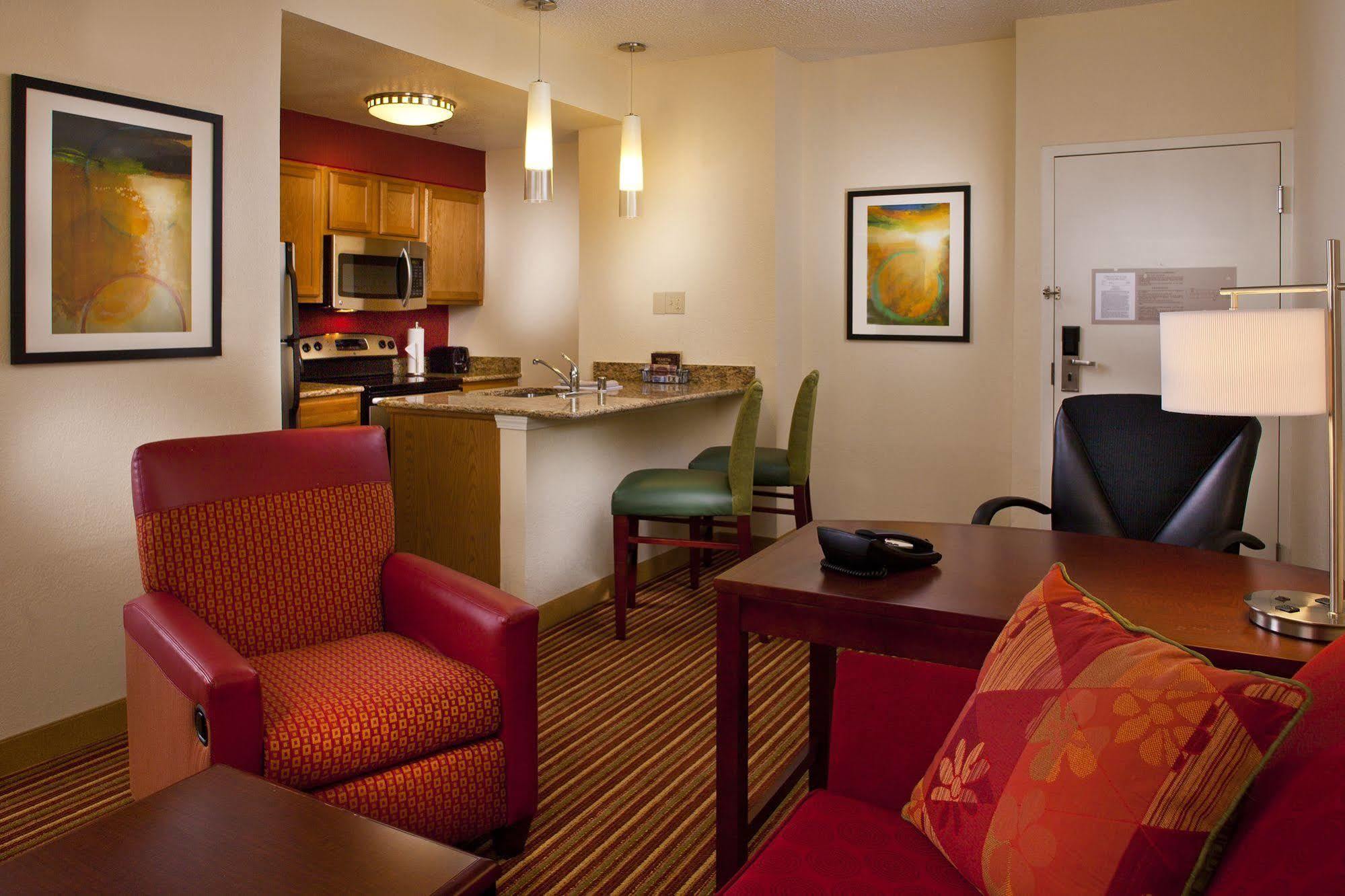 Sonesta Simply Suites Memphis East Poplar Pike Экстерьер фото